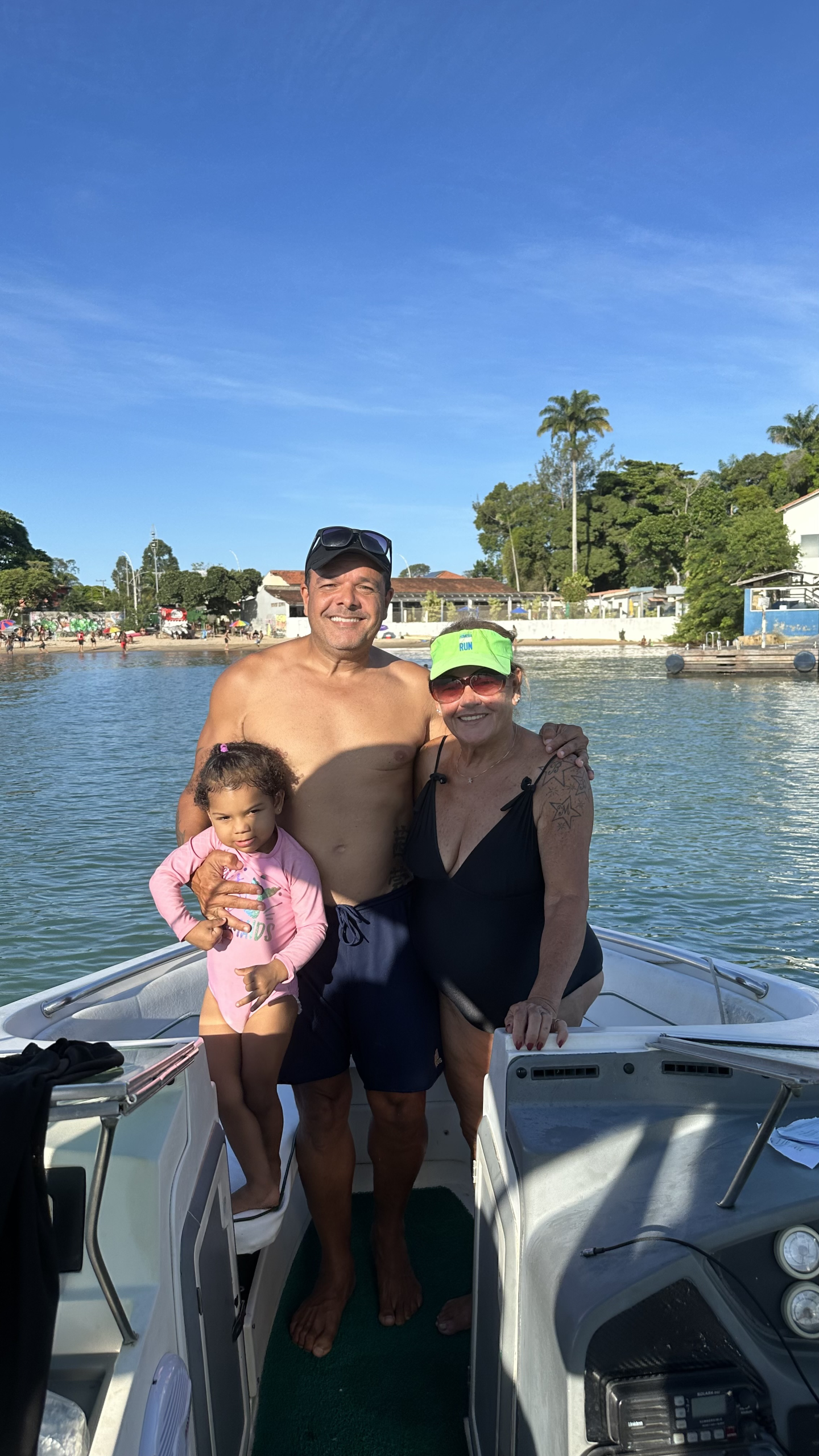 passeio de lancha em rio das ostras